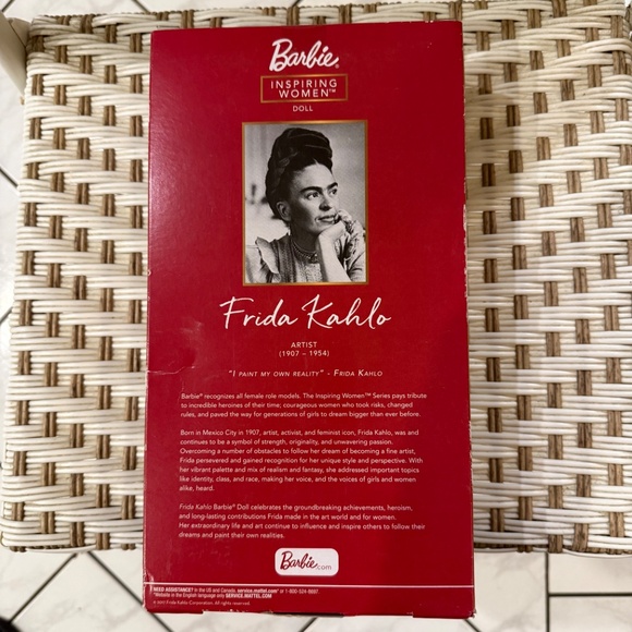 Frida Kahlo Barbie Inspiring Women series - Picture 3 of 3